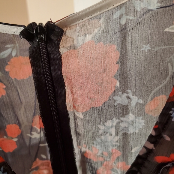 NEW Romper Floral - Longsleeve - Picture 9 of 16